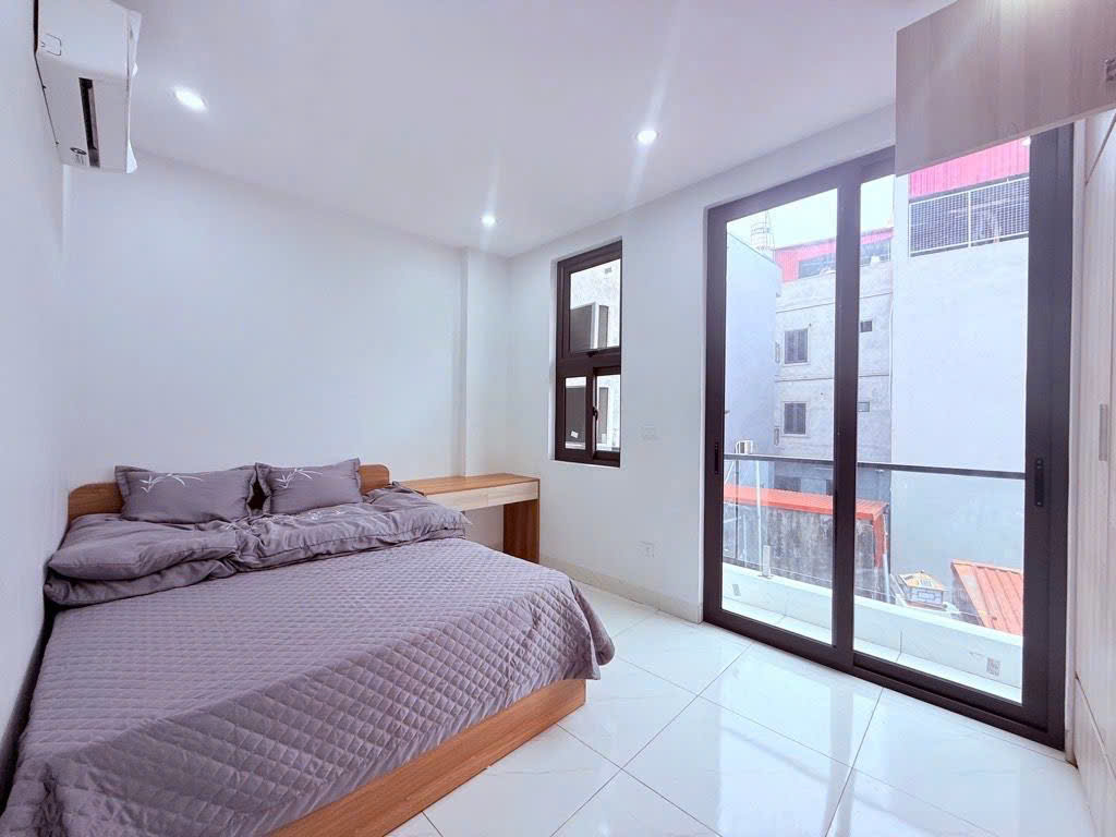 Nhà 3 tầng, đẹp long lanh, mới kính koong thôn Gia Tân - tổ 11, Quang Minh. Tặng full nội thất 15976732