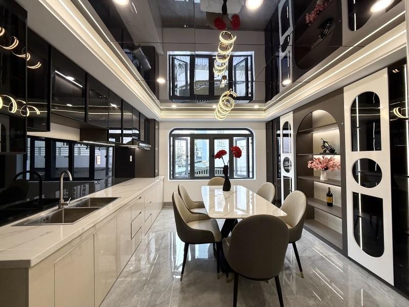 **Bán nhà hẻm 154 Phạm Văn Hai** phường 3 Tân Bình (5,7*11) 5 tầng 15976739