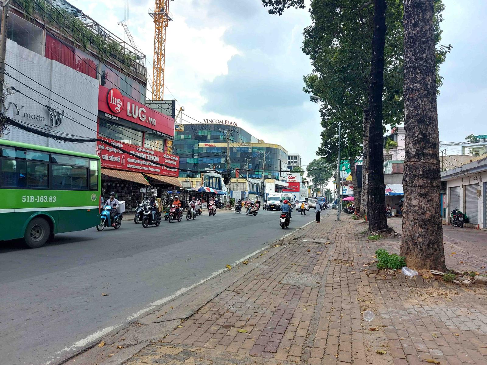 Bán Nhà Mặt Tiền Võ Văn Ngân Gần Vincom Thủ Đức, 240m², 4 Tầng, Giá 39.9 Tỷ 15976757