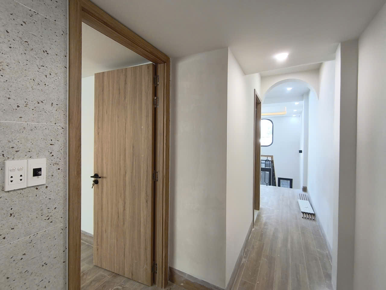 ► Sát MT Điện Biên Phủ, kiệt Rộng thông, đi bộ ra Công Viên, 70m2, ngang 5m, 2 tầng mới hiện đại. 15976772