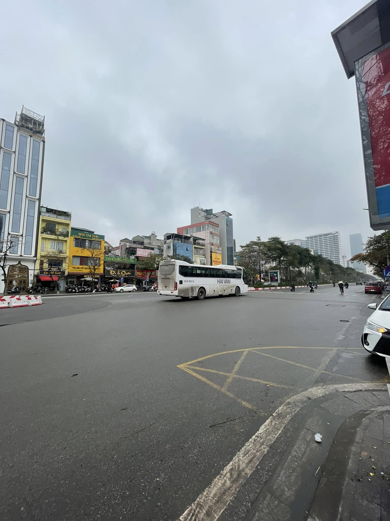 HIẾM, MẶT PHỐ VĂN CAO, TÂY HỒ-VỈA HÈ-KD-TM:80/85M X6T, MT 6M, GIÁ 77,8 TỶ. 15976855