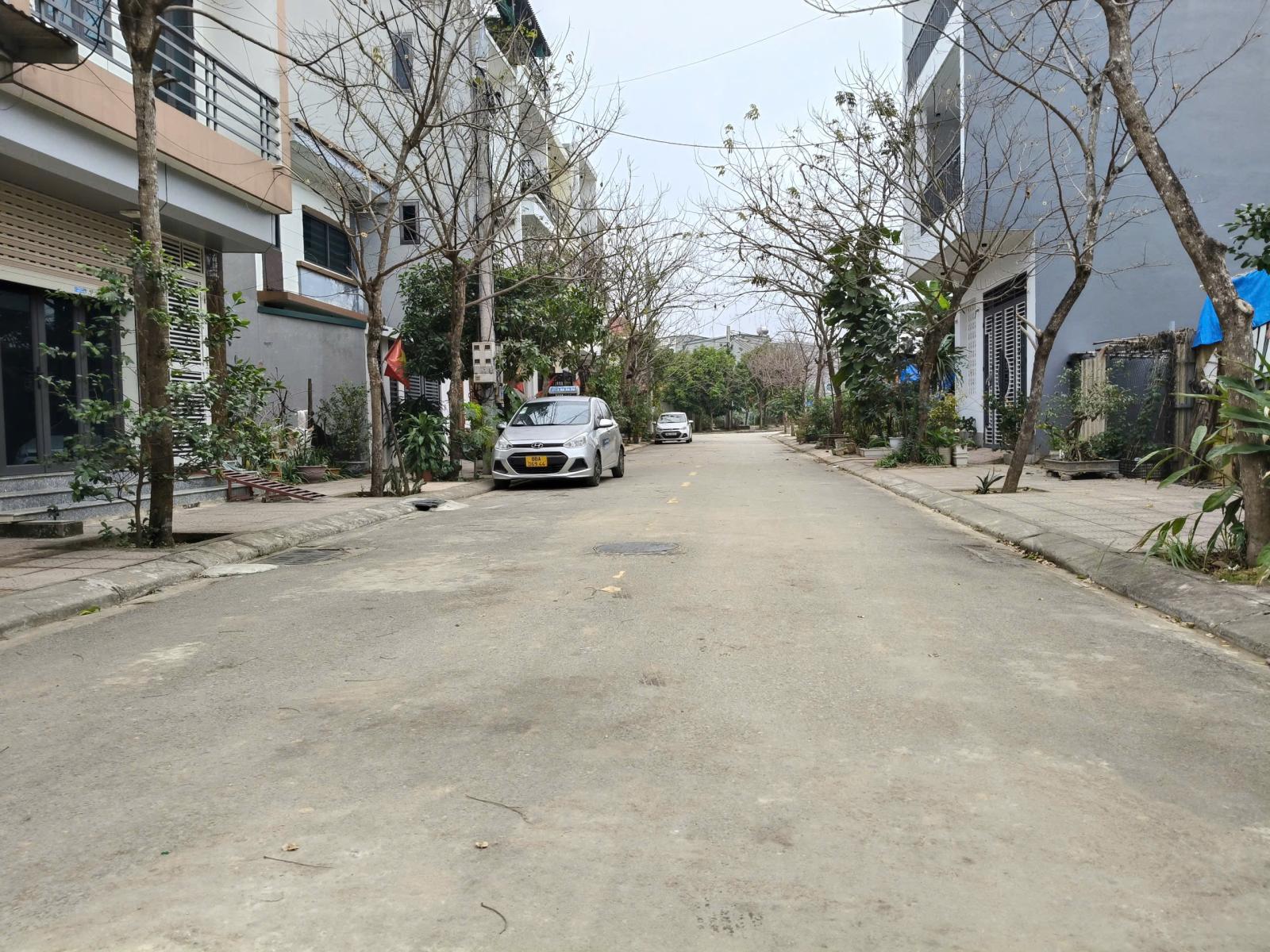 
Bán căn nhà 3 tầng trung tâm thành phố Vĩnh Yên, Vĩnh Phúc. Giá chỉ 2.55 tỷ 15976856