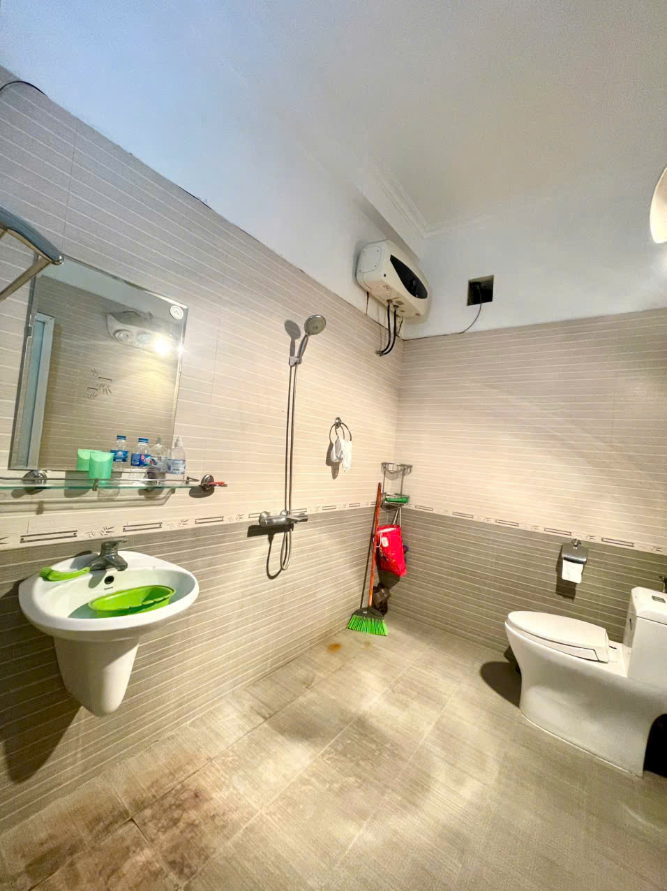 Rẻ nhất Quán Nam - 90m 4 tầng - đường 11m - sân cổng riêng - Giá 7.6 tỉ 15976877