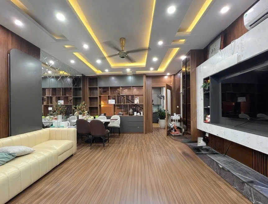 Cực hiếm, bán nhà Võng Thị, ô tô vào nhà, mặt tiền 6m, chỉ 33.5 tỷ 15976897