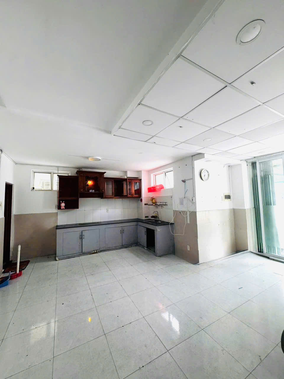 Cho thuê SHOHOUSE 2 Mặt Tiền CC Sơn Kỳ q.Tân Phú 96m², 2TẦNG- 15Triệu 15976899