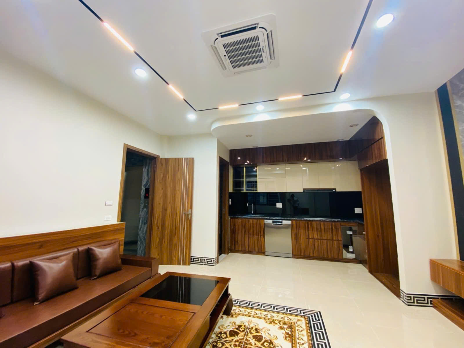 Nhà Dòng Tiền Nguyễn Đình Hoàn – 11 Phòng Khép Kín – Vận Hành Nhẹ – Sinh Lời Tốt lh  0326 213 286 15976934