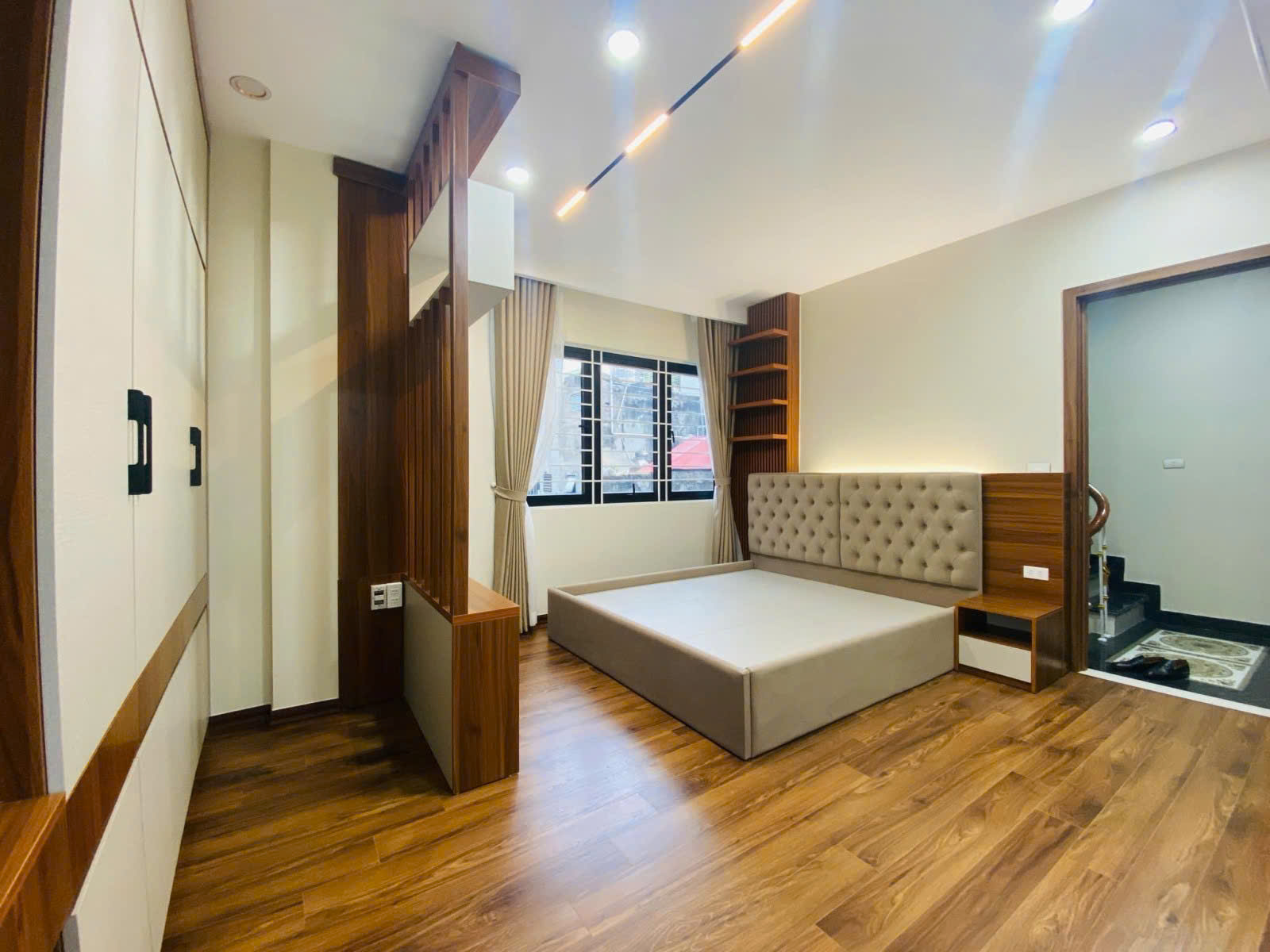 Nhà Dòng Tiền Nguyễn Đình Hoàn – 11 Phòng Khép Kín – Vận Hành Nhẹ – Sinh Lời Tốt lh  0326 213 286 15976934