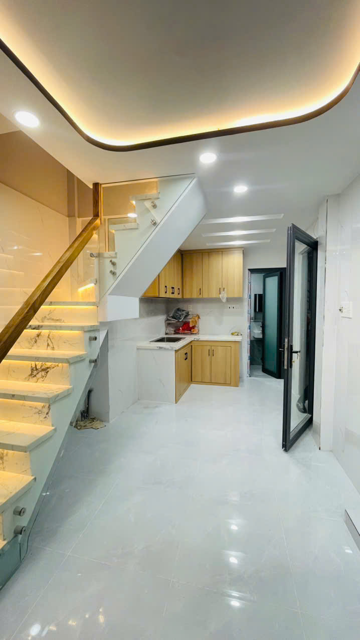 CMT8 - Quận 10 - Nhà mới ở ngay - 2 tầng - Kế hẻm ô tô - 3.1 tỷ 15976962