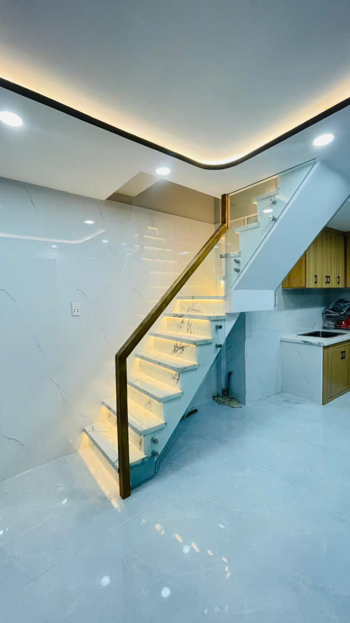 CMT8 - Quận 10 - Nhà mới ở ngay - 2 tầng - Kế hẻm ô tô - 3.1 tỷ 15976970