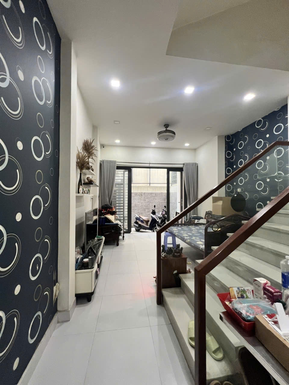 Quận 10 - Nguyễn Duy Dương - Sát Mặt tiền - 56m2 - 4 tầng - 8.8 tỷ 15976979