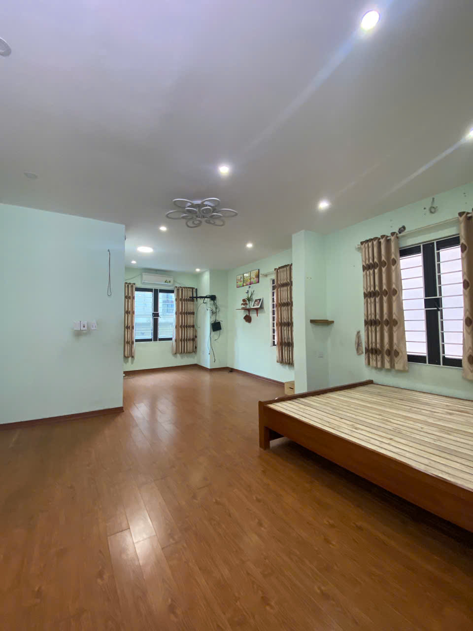 CHO THUÊ NHÀ NGUYÊN CĂN NGỌC THỤY – LONG BIÊN - FULL ĐỒ – GIÁ TỐT – VÀO Ở NGAY 15976988