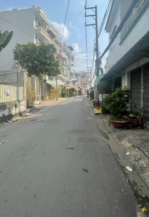 NHÀ TRỐNG ĐÓN TẾT - NGAY NGÃ VƯỜN LÀI VÀ QL 1A  QUẬN 12 - 4MX12M - 2 TÂNG - GIÁ 5 TỶ 15976990