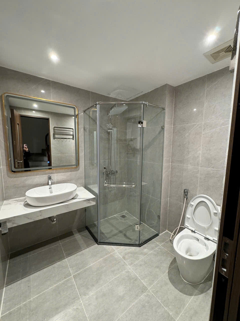 CHO THUÊ NHÀ MỚI TINH – THANH AM – LONG BIÊN - 5 TẦNG – 3 NGỦ – GIÁ 10 TRIỆU/THÁNG 15976996