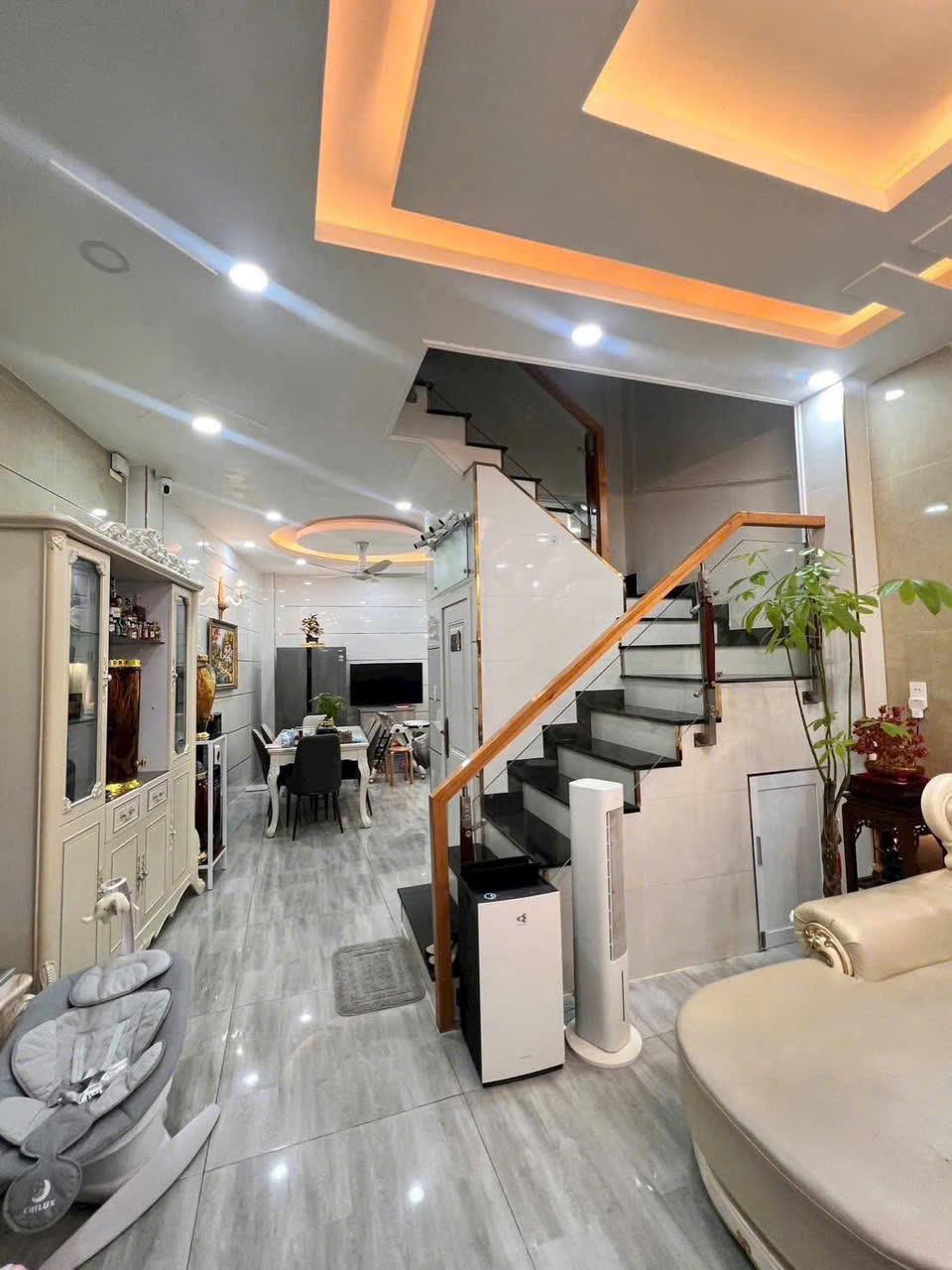 SHOCK GIẢM VỀ 9.5 TỶ -Hẻm ÔTô 8M_5 tầng+ST-4PN Ngang Hiếm 5.5m_Nhà Cực Đẹp Giáp Q10 15976997