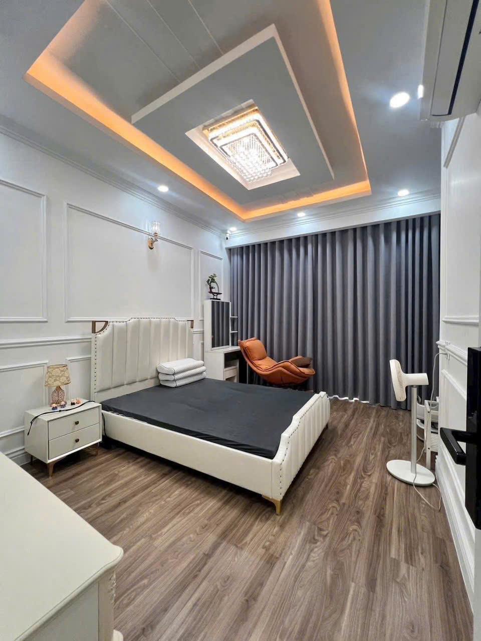 SHOCK GIẢM VỀ 9.5 TỶ -Hẻm ÔTô 8M_5 tầng+ST-4PN Ngang Hiếm 5.5m_Nhà Cực Đẹp Giáp Q10 15976997