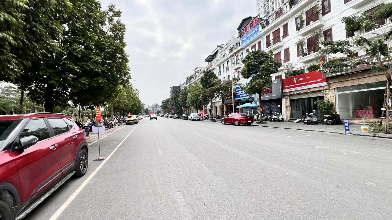 Liền kề lô góc HC Golden Hồng Tiến, 130m,MT 7.5m, sát bệnh viện Tâm Anh, lô góc, 3 thoáng, kinh 15977052