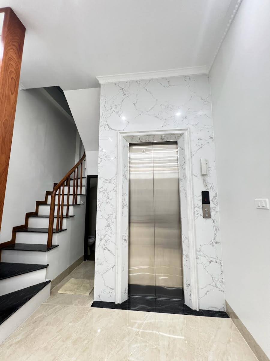 Nhà đẹp ở ngay, Định Công Thượng - 37m*6tầng- Ô tô qua cửa-Gần trường,chợ- Nhỉnh 10tỷ 15977178