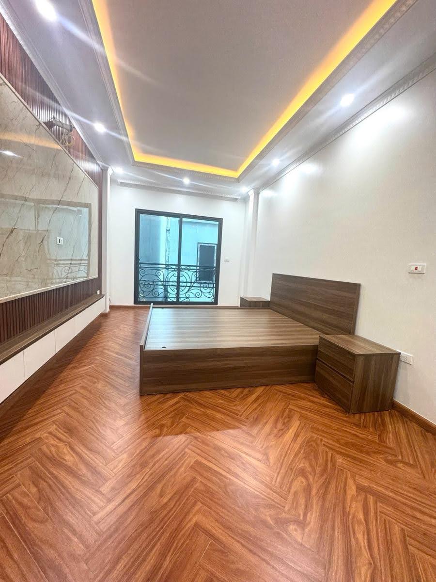 Nhà đẹp ở ngay, Định Công Thượng - 37m*6tầng- Ô tô qua cửa-Gần trường,chợ- Nhỉnh 10tỷ 15977178