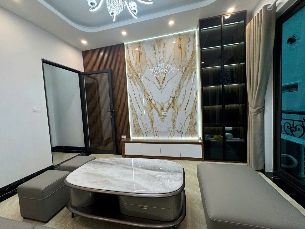 Siêu phẩm 6 tầng cổ nhuế - thang máy - nội thất xịn - chủ mót bán 15977182