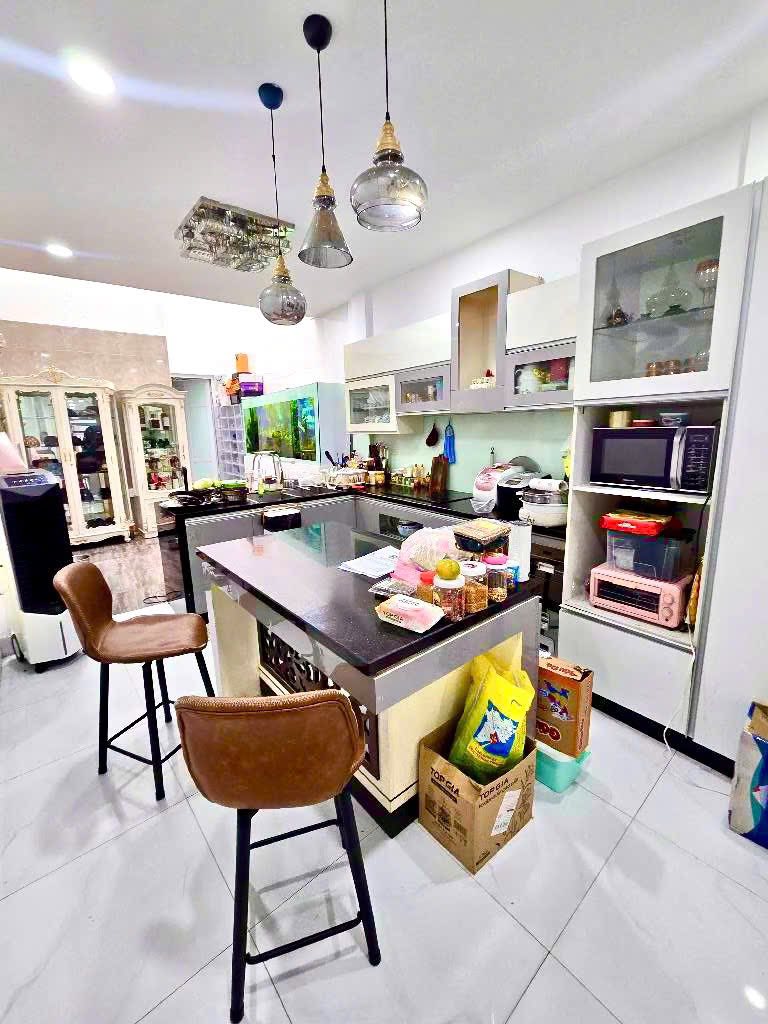 NHÀ TRUNG TÂM BÌNH TÂN – GARA Ô TÔ – HẺM THÔNG- 4mx16m GIÁ 7 TỶ 15977233