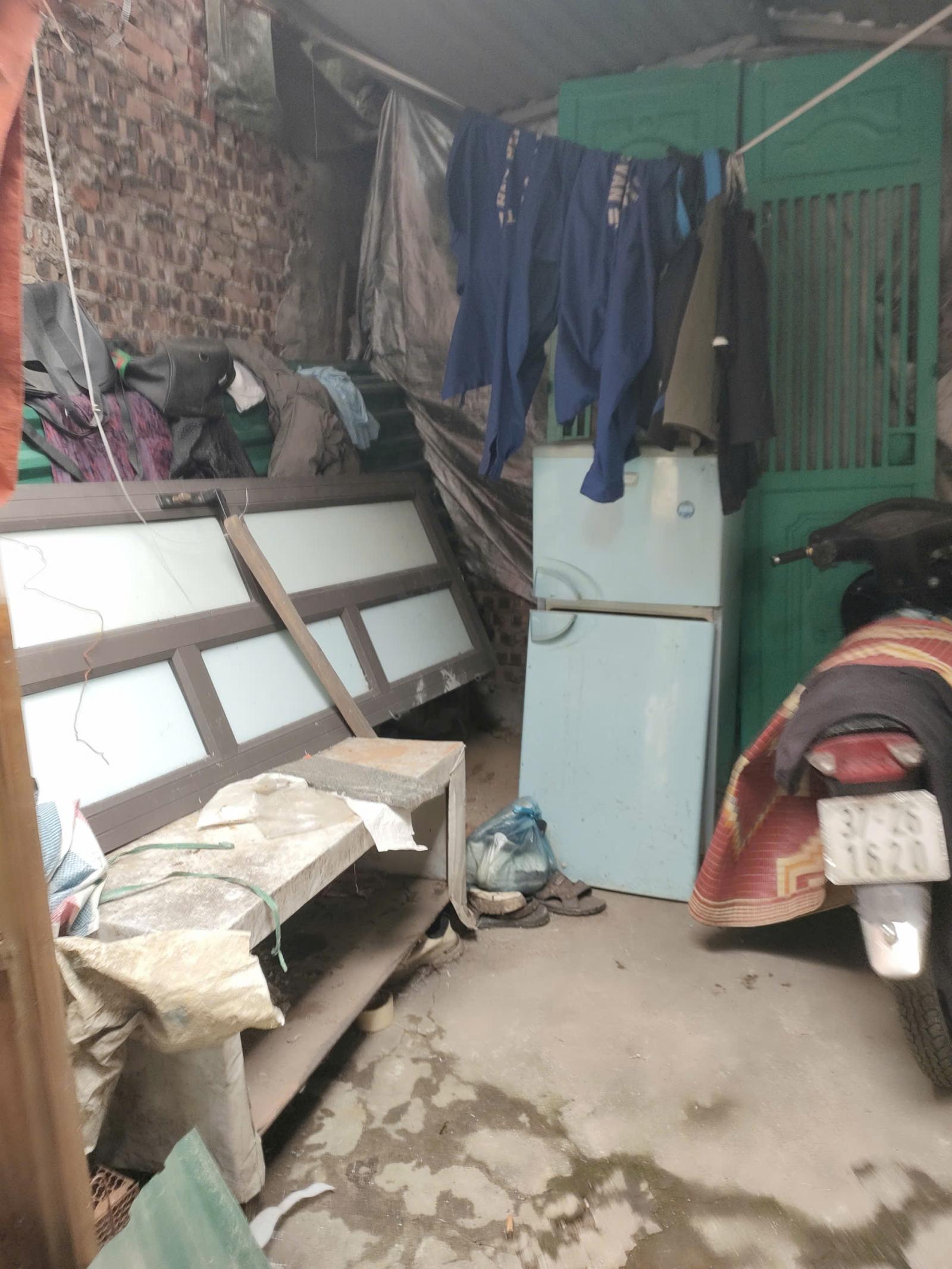 Bán gấp giá rẻ Giải Phóng 63m, cấp 4, mặt tiền 4m, 950 triệu Hoàng Mai. 15977241