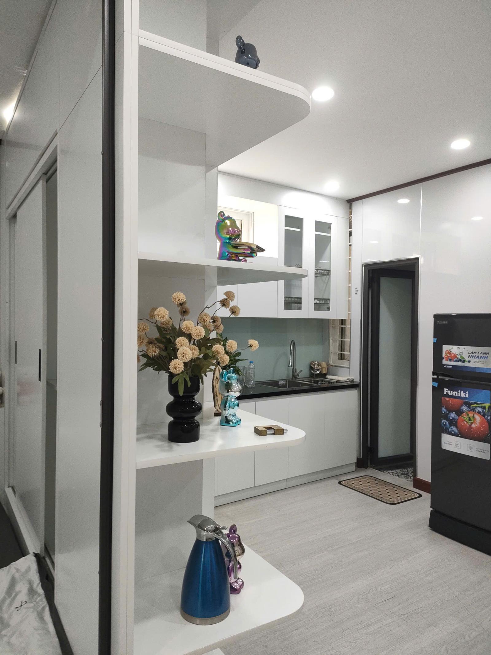 Bán gấp giá rẻ căn hộ khép kín Văn Hương 37m, tầng 2, mặt tiền 3m, 1.75 tỷ Đống Đa. 15977251