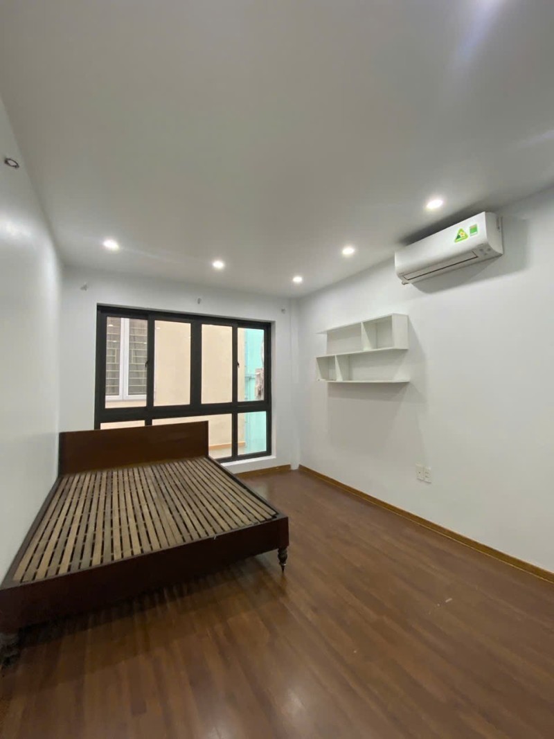 BÁN NHÀ RIÊNG BÁT KHỐI - LONG BIÊN - 5 TẦNG - 30M2 - Ở NGAY 15977255