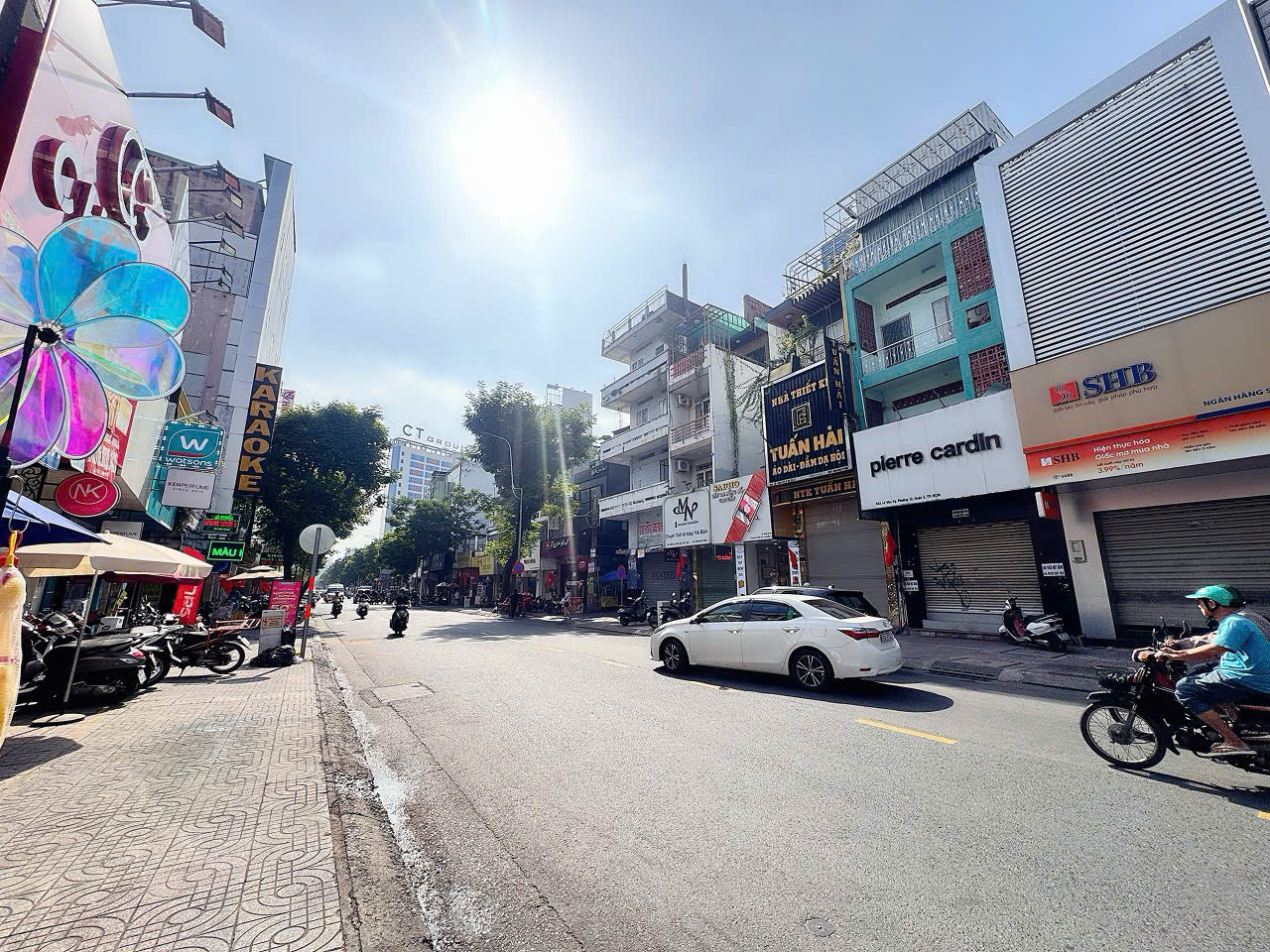 CHÍNH CHỦ XÂY TÂM HUYẾT NHÀ 4 TẦNG - MẶT TIỀN KINH DOANH Đ.LÊ VĂN SỸ, QUẬN 3 - DT ĐẸP 4,3M*22M FULL 15977274