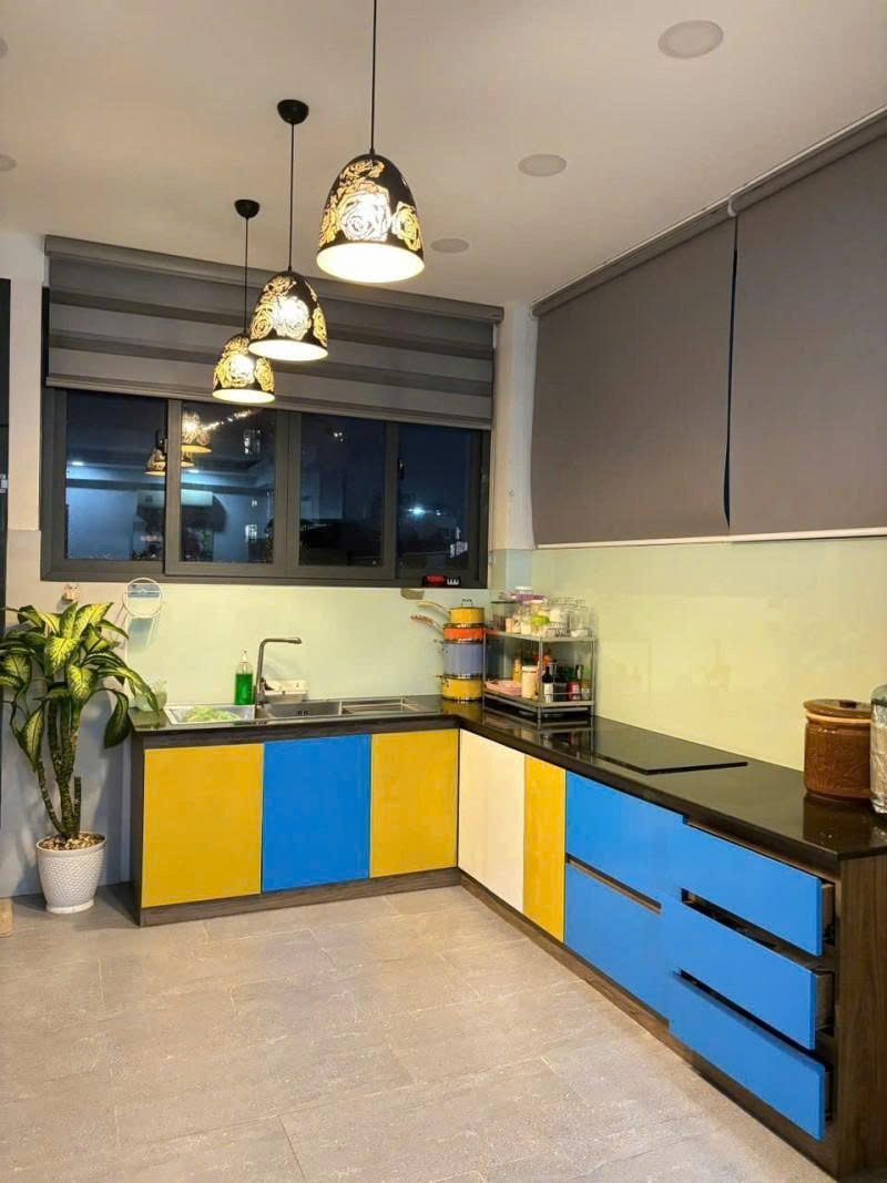 Bán nhà Mặt tiền Nguyễn Trọng Tuyển - gần Phan Đình Phùng, 5x20m, 4 Tầng, chỉ 21 tỷ. 15977287