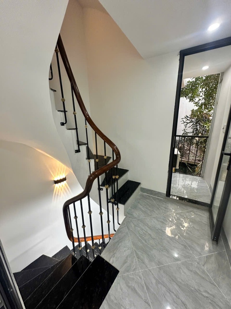 HIẾM – NHÀ MỚI ĐẸP Ở NGAY – NGÕ NÔNG – TRUNG TÂM HAI BÀ TRƯNG 15977296