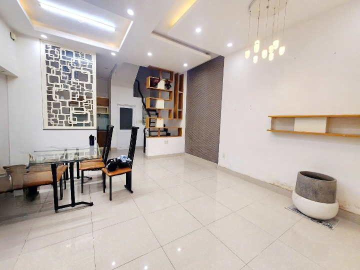 Nhà 5*10m 2 lầu/ST hẻm 125 Nguyễn Thị Tần P1Q8 gần cầu Chữ Y 15977297