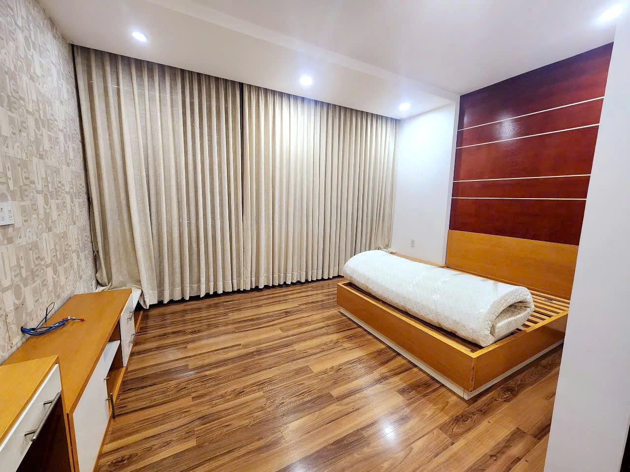 Nhà 5*10m 2 lầu/ST hẻm 125 Nguyễn Thị Tần P1Q8 gần cầu Chữ Y 15977298