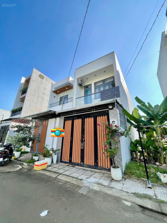 BÁN ngôi nhà CÓ KẾT CẤU SẴN trung tâm dân ở TRƯỜNG LƯU, LONG TRƯỜNG - mặt đường OTO 9M CHỈ rộng 4 TỶ 15977341