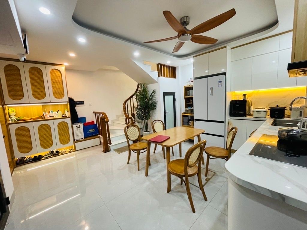 trần duy hưng 36m x6 tầng 14,8 tỷ lô góc,full nội thất,ô tô tránh 10m,gần phố 15977343