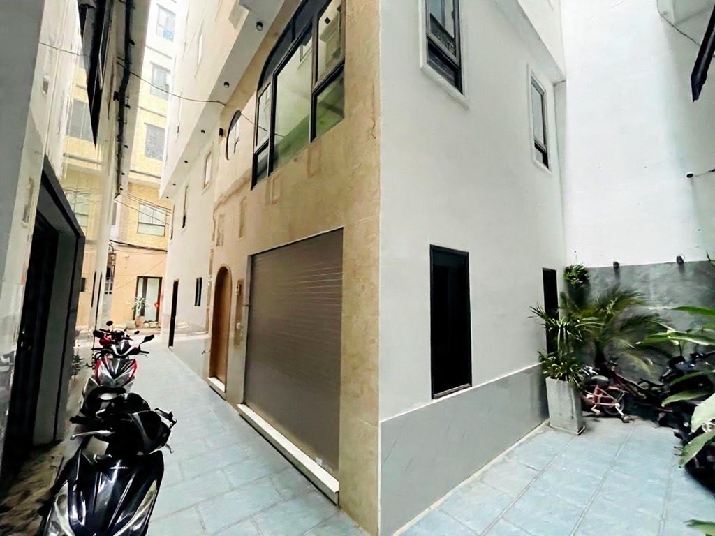 trần duy hưng 36m x6 tầng 14,8 tỷ lô góc,full nội thất,ô tô tránh 10m,gần phố 15977343