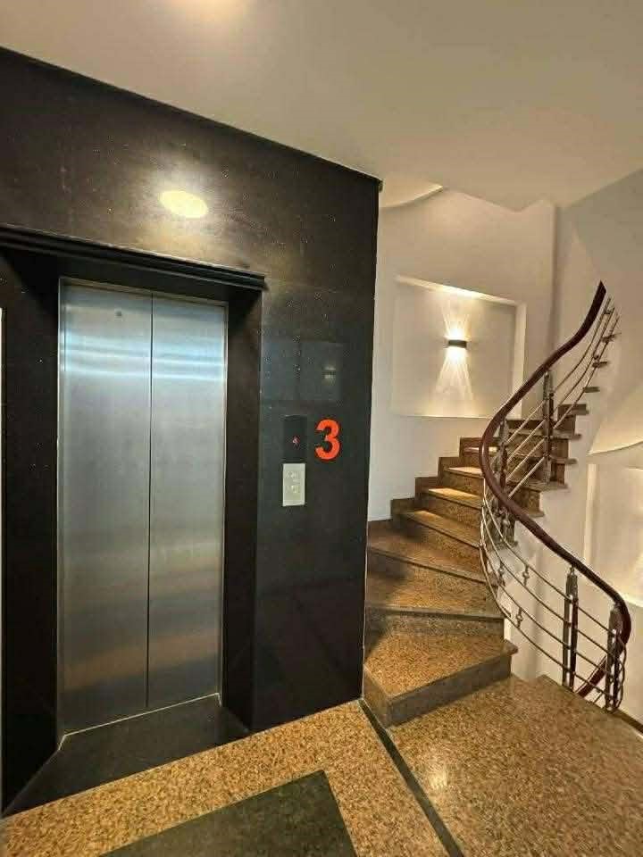 NHÀ 8 TẦNG THANG MÁY_MT RỘNG_VIEW HỒ PHƯƠNG MAI_NGÕ THÔNG Ô TÔ TRÁNH_KINH DOANH ĐỈNH_hơn 34 tỷ
 15977345