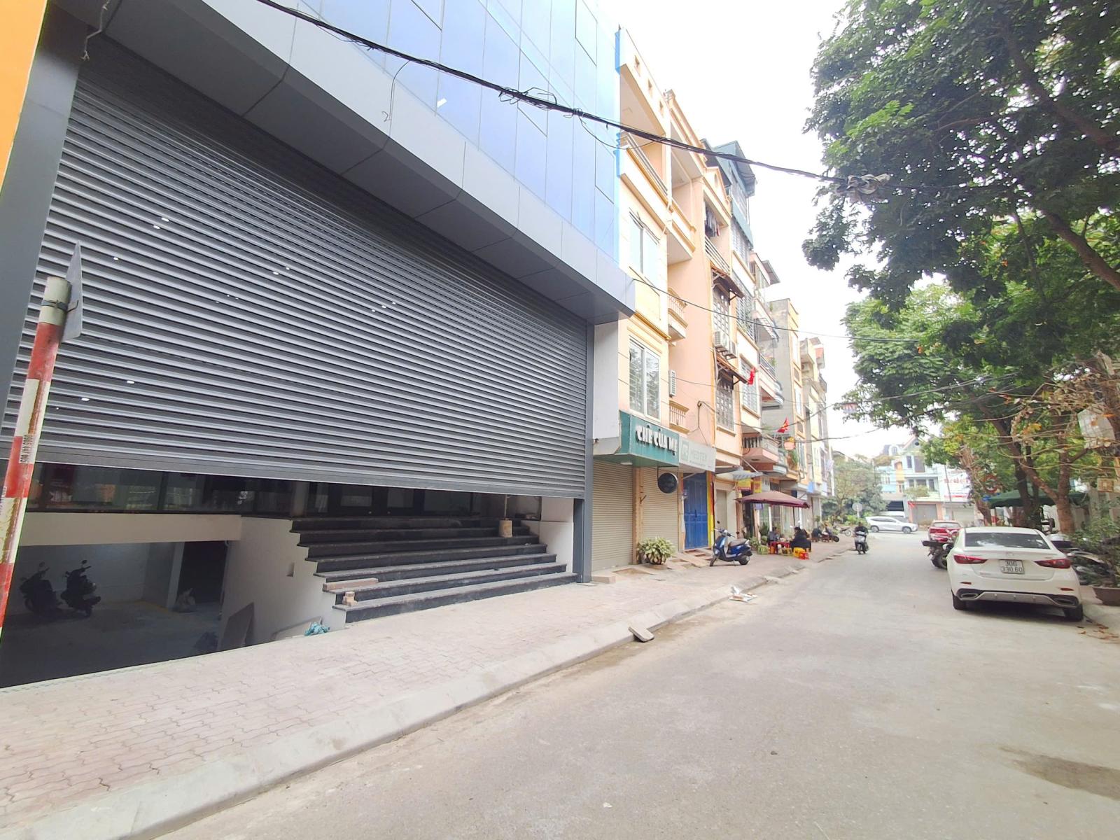 BÁN TÒA NHÀ VĂN PHÒNG KHU DT SÀI ĐÔNG 120m2 X 8 Tầng X 49.8 tỷ Long Biên. 15977351