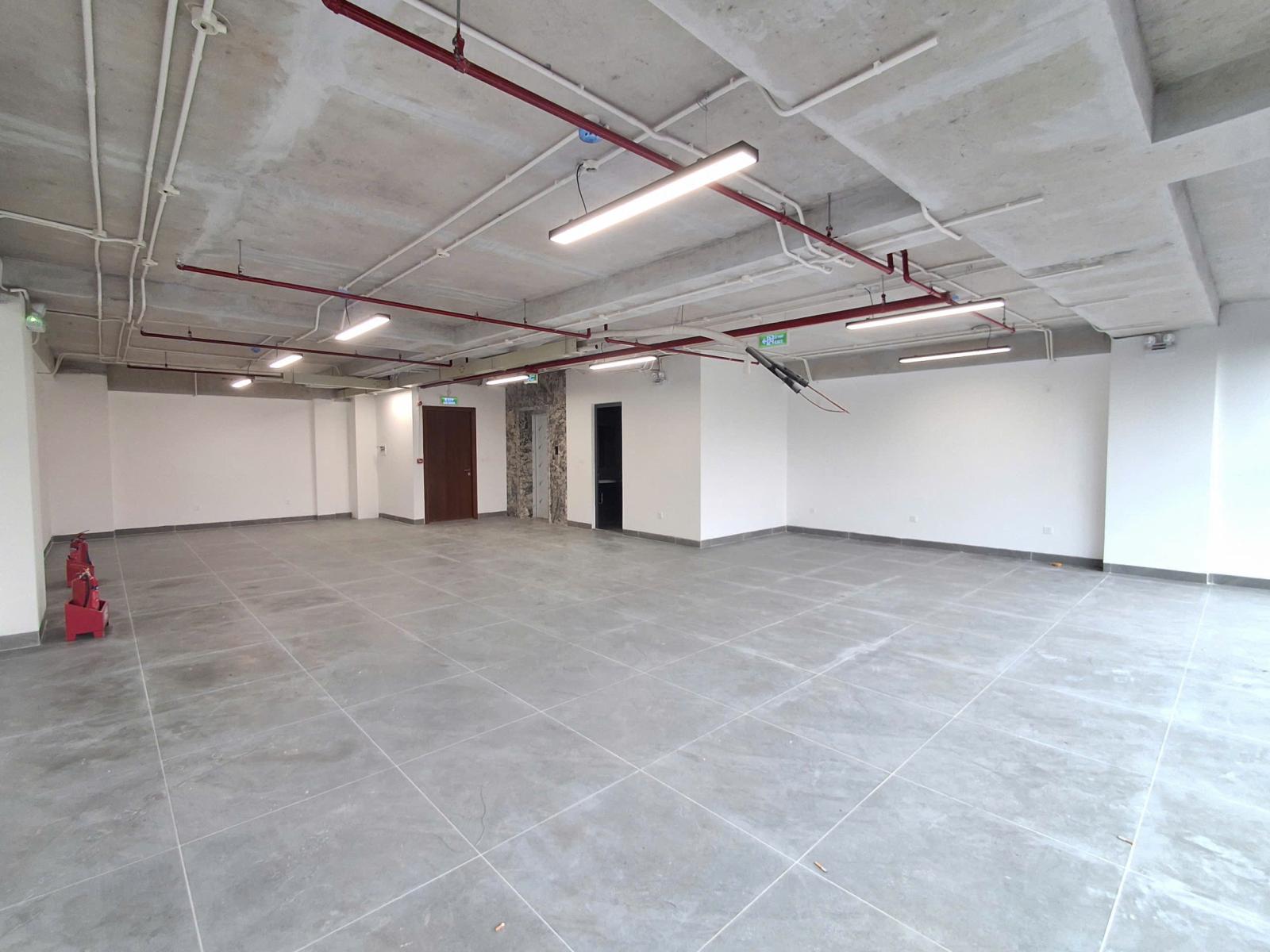 BÁN TÒA NHÀ VĂN PHÒNG KHU DT SÀI ĐÔNG 120m2 X 8 Tầng X 49.8 tỷ Long Biên. 15977351