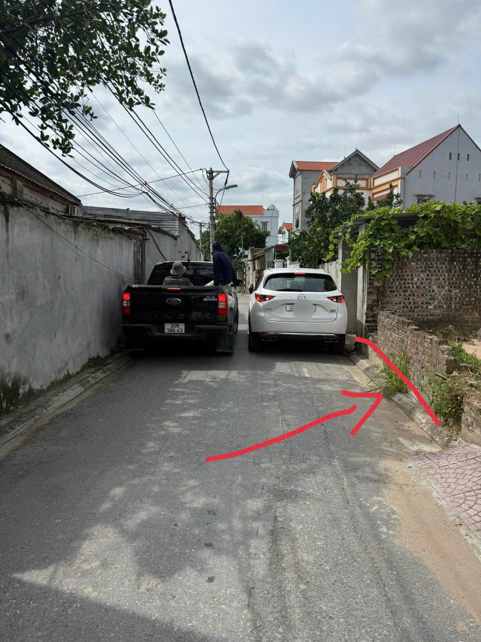 CẦN BÁN 40 M2 ĐẤT SEN HỒ - LỆ CHI, ĐƯỜNG 2 Ô TÔ TRÁNH, GIÁ 3.25 TỶ, LH 0985865658 15977363