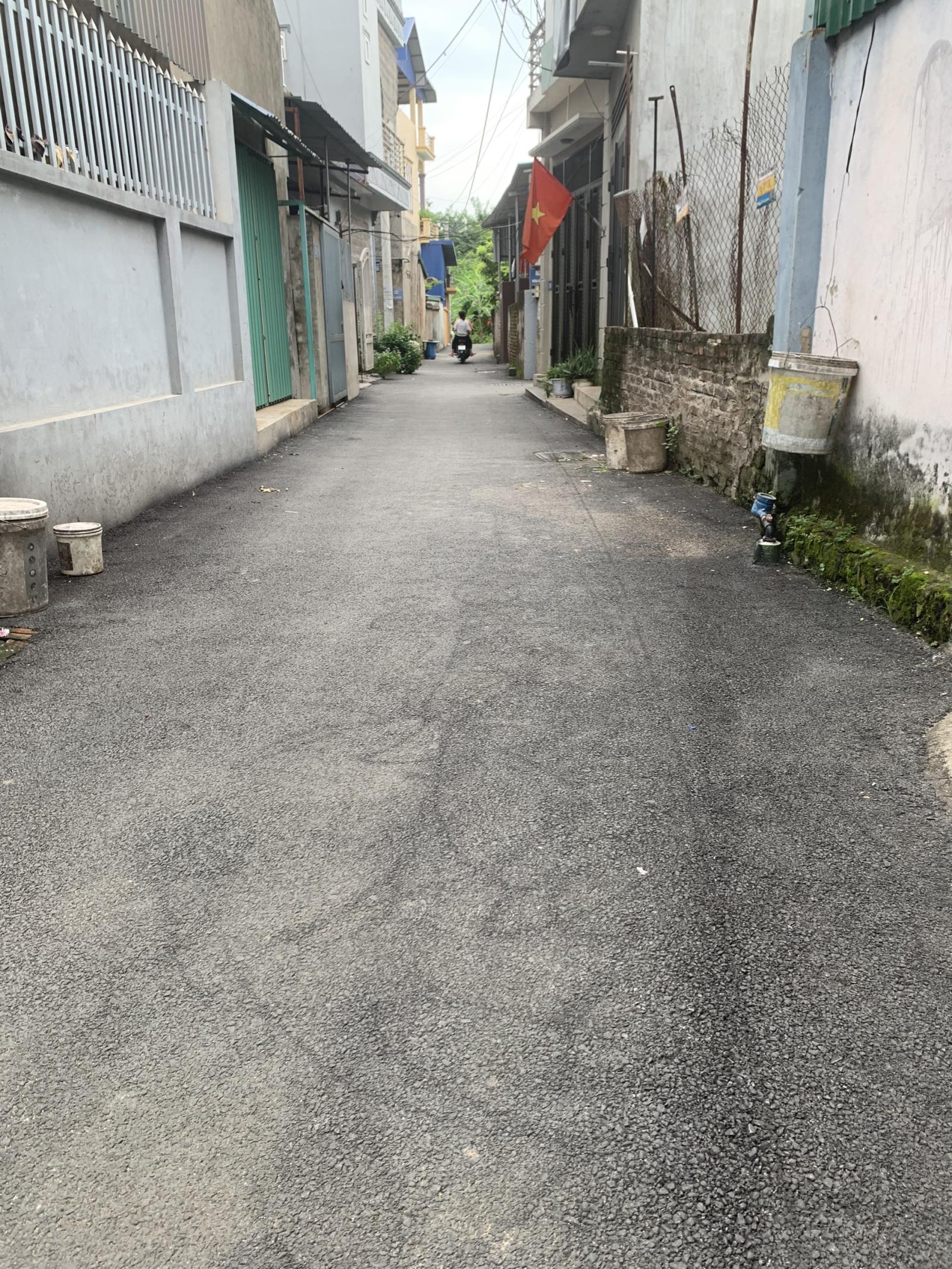 CẦN BÁN 40 M2 ĐẤT SEN HỒ - LỆ CHI, ĐƯỜNG 2 Ô TÔ TRÁNH, GIÁ 3.25 TỶ, LH 0985865658 15977363