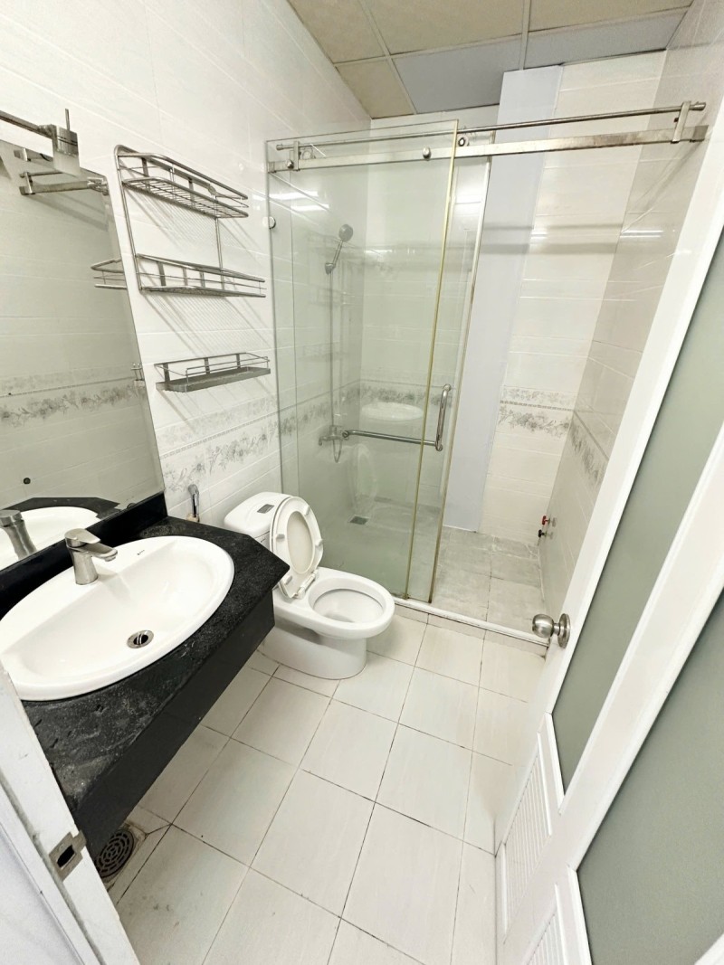 Bán nhà đường số 39, Bình Trưng Tây, Q2, TP HCM. DT 94m2, 4 tầng, 8PN. Giá 11.8 tỷ, SHR. 0933125879 15977393