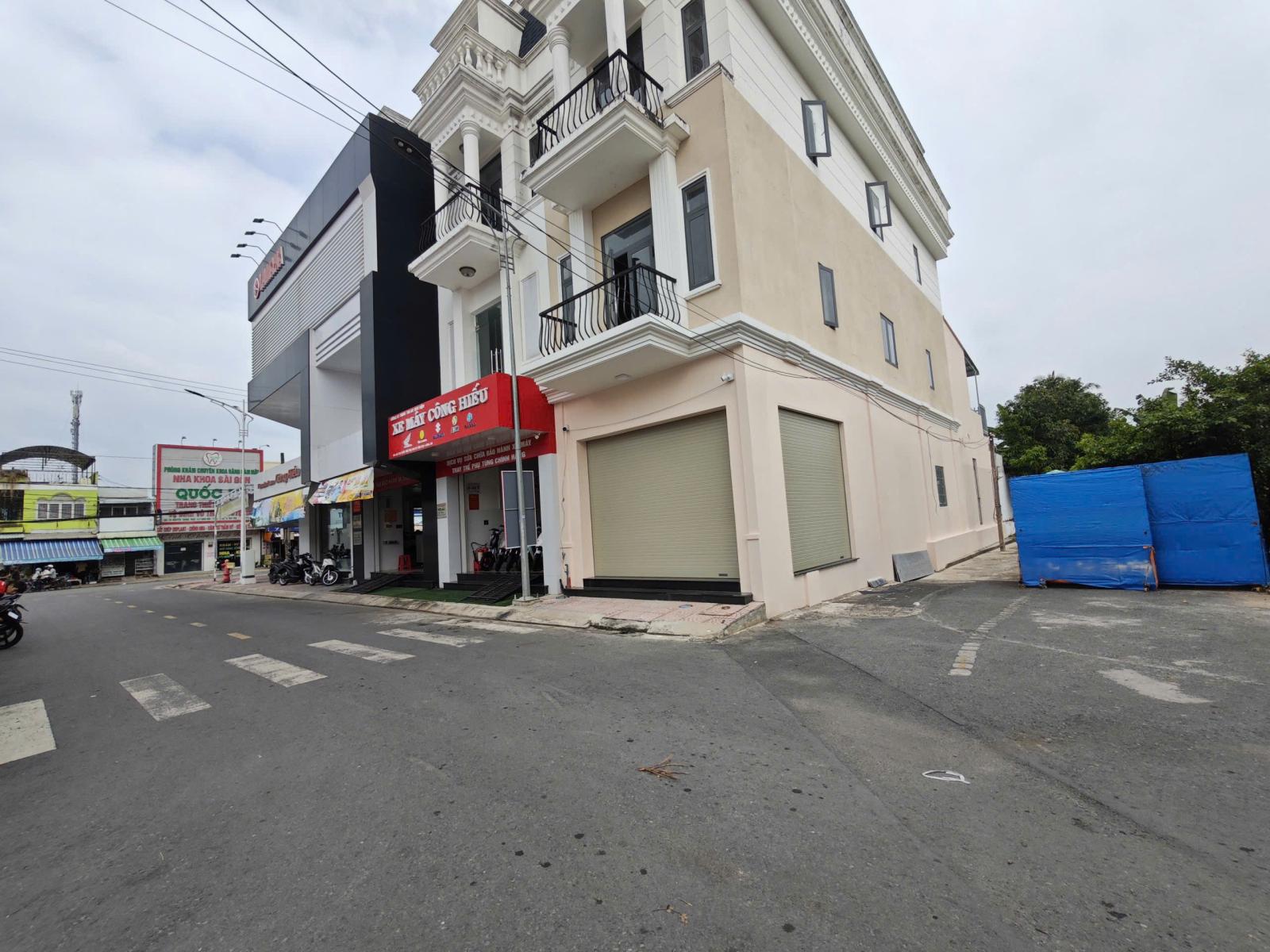 Bán nhà phố mặt tiền trung tâm chợ xã Tân Trụ giá chỉ 4 tỷ 15977403