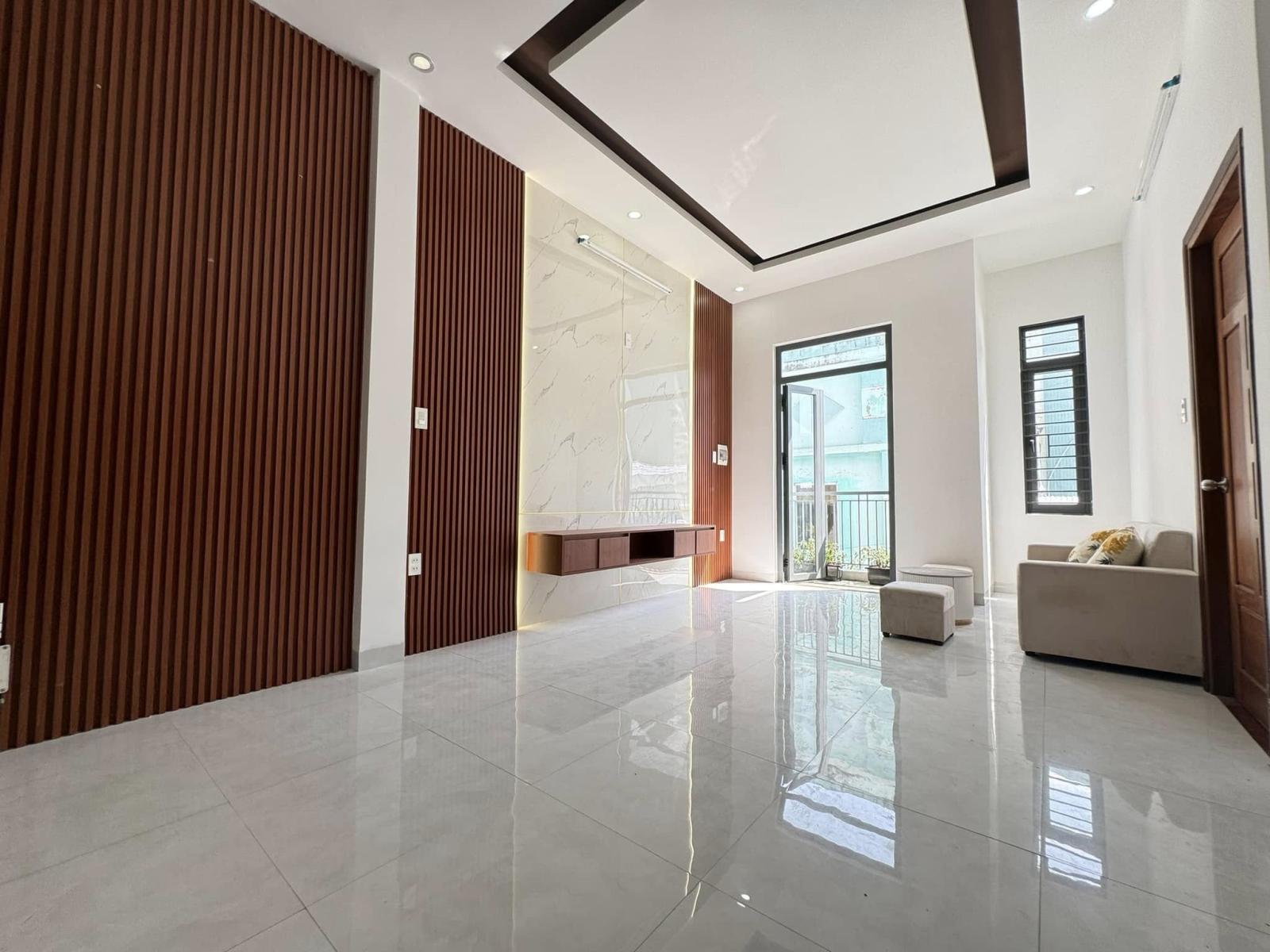 ♣ 2 mặt Kiệt thẳng thông Hoàng Diệu, 55m2, 3 tầng đúc, 3PN, sân thượng, 4.x tỵ 15977430