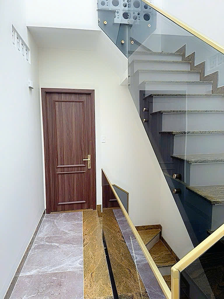 DUY NHẤT 1 NHÀ BÁN - MẶT TIỀN Đ. HUYỀN QUANG. P.TÂN ĐỊNH, QUẬN 1 - CHÍNH CHỦ LH GIANG 15977502