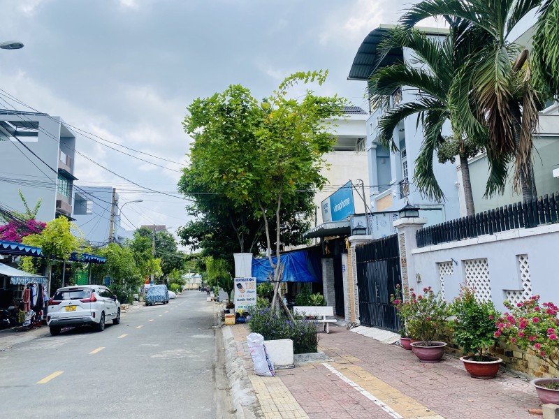 Bán nhà mặt phố đường  Đại Lộ 3, Phước Bình, Q9, Thủ Đức, TP HCM. DT  82m2, 3 tầng, giá 11.8  tỷ, 15977514