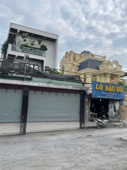 Bán nhằ mặt tiền 3 tầng 10x20m giá 14,8 tỷ Đường Tân Xuân 15977541