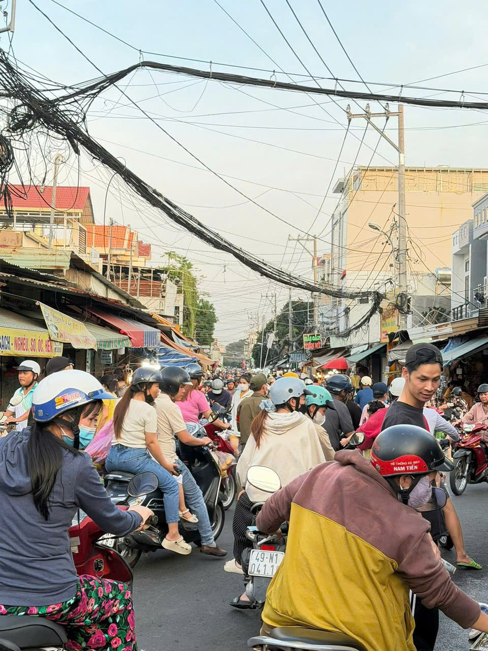 ĐẤT VÀNG MẶT TIỀN CHỢ GIÃN DÂN – HIỆP THÀNH Q12 - TẶNG NHÀ C4 – KINH DOANH ĐỈNH 15977560