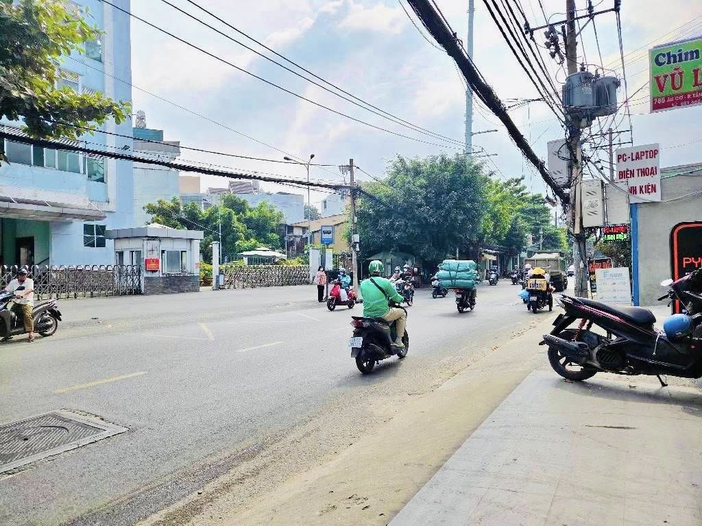 BÁN NHÀ MẶT TIỀN KINH DOANH GIÁP BÀU CÁT – 3 TẦNG – 101M2 – NHỈNH 11 TỶ 15977595