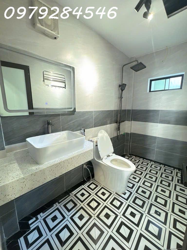 Bán nhà trung tâm Nguyễn Văn Linh - Long Biên 15977616