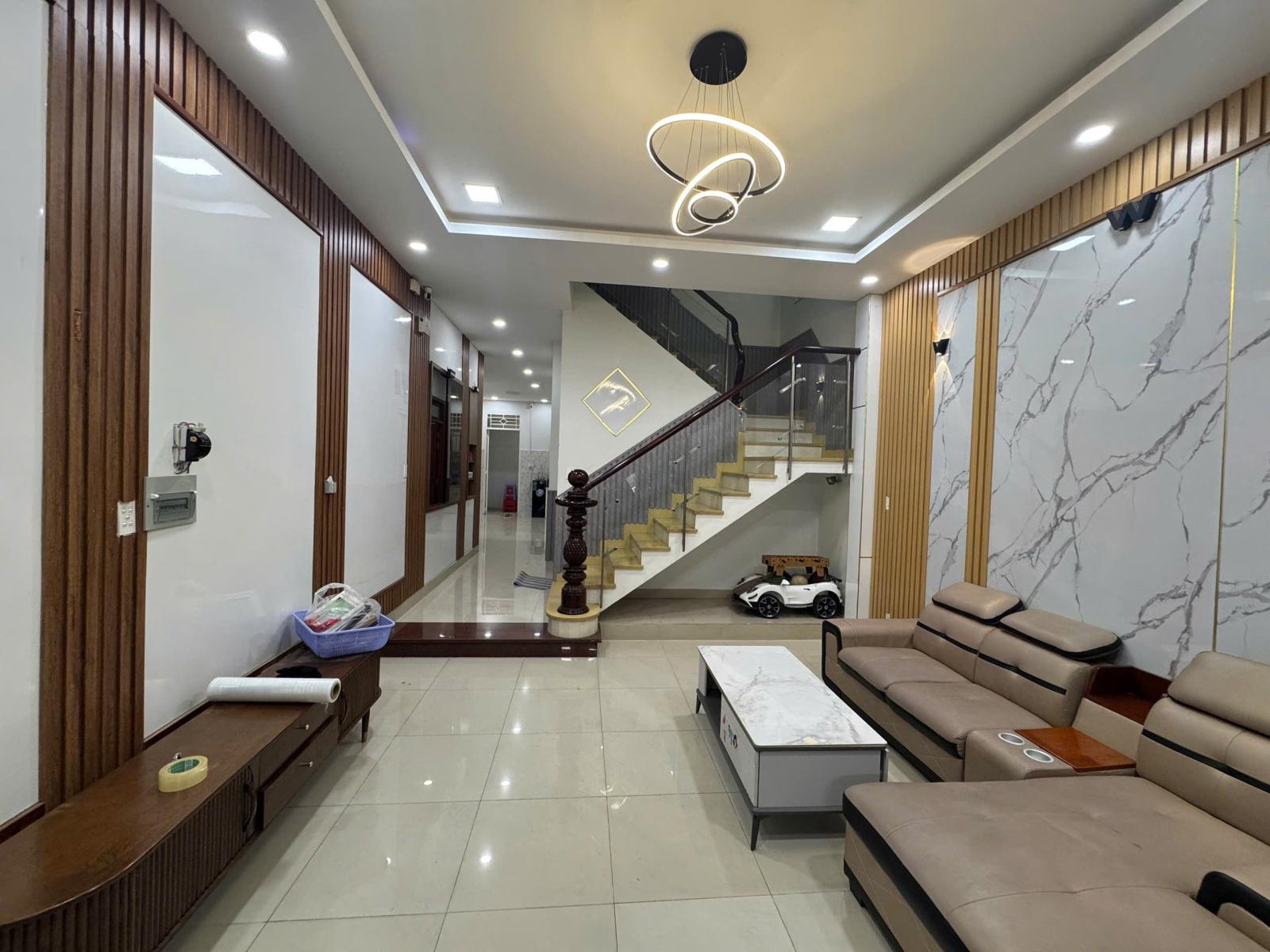 BÁN SIÊU PHẨM NHÀ MẶT TIỀN HẺM ĐẸP XE HƠI 6M- PHÙ HỢP CHO MỌI GIA ĐÌNH. LH:0931423123. 15977632